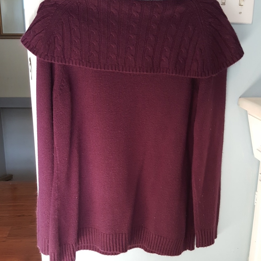 Maroon sweater - Picture 3 of 3